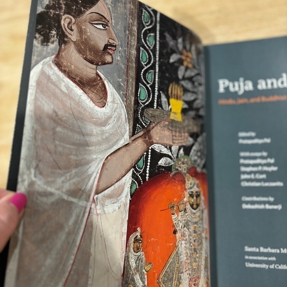 Art Gallery Exhibit Book Set, Set of 2 Collector Edition Art Books - Picture 8 of 16